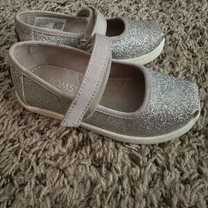 TOMS Kids Glitter Mary Jane Shoes - Silver